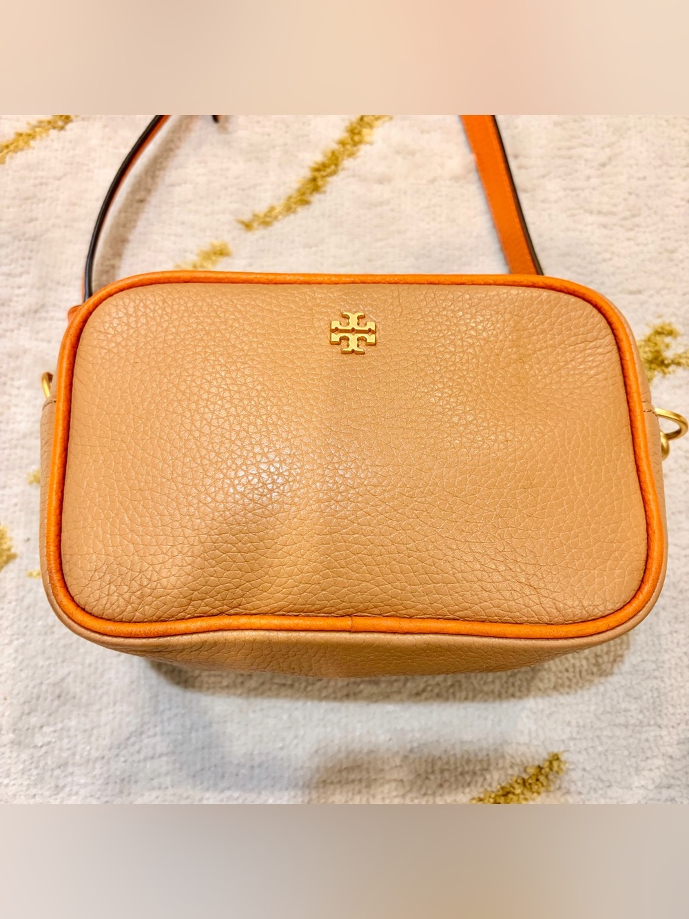 Tory Burch
Blake Color-Block Mini Camera Bag - Picture 3 of 11
